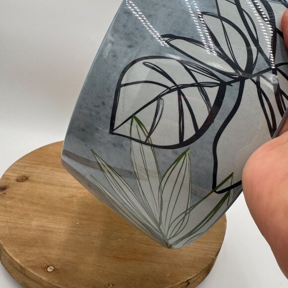 Crate & Barrel Cruz Botanical Melamine Serving Bowl And 4 plates - Picture 10 of 13